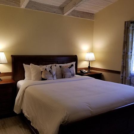 Carmel Valley Lodge Bagian luar foto